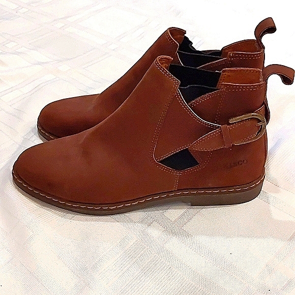 Kisco Brown Ankle Boots - Picture 2 of 3